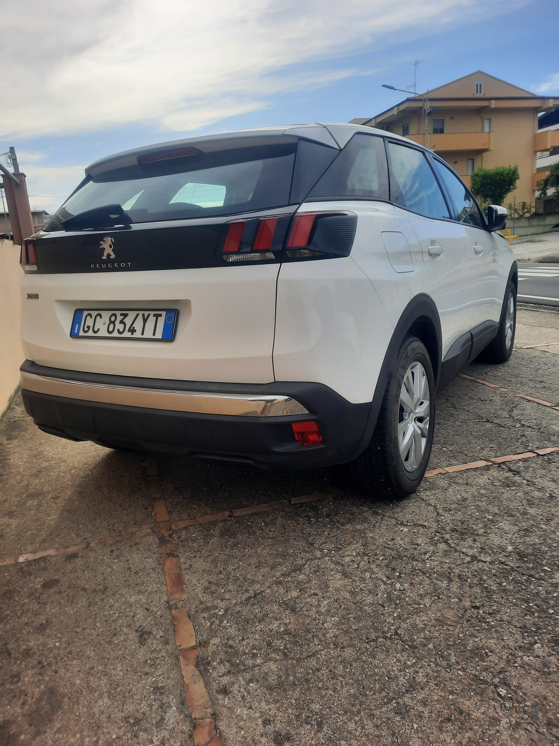 Peugeot 3008 1.5 tdi 130 cv business